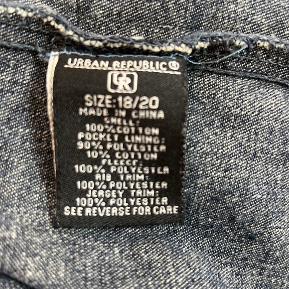 Urban Republic mens denim blue Jean jacket with gray fleece hood and sleeves. - Picture 5 of 8